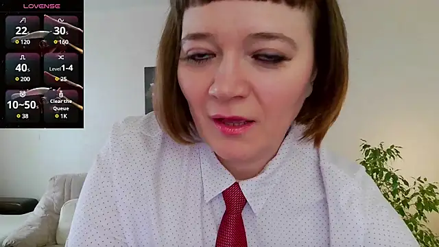 Snapshot of LizaMilfa chatting on March 14, 2025, 8:42 am LizaMilfa online show from March 14, 2025, 8:42 am