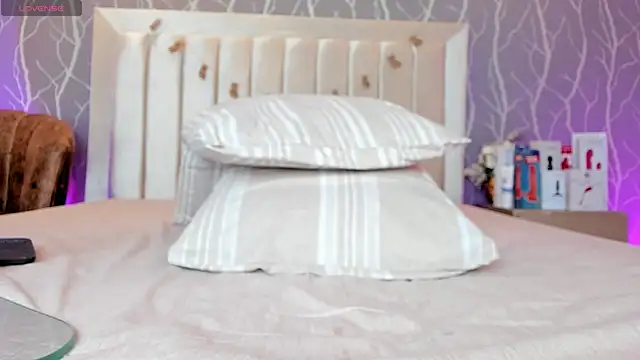 sabrina hanks69 online show from February 14, 2025, 3:47 pm