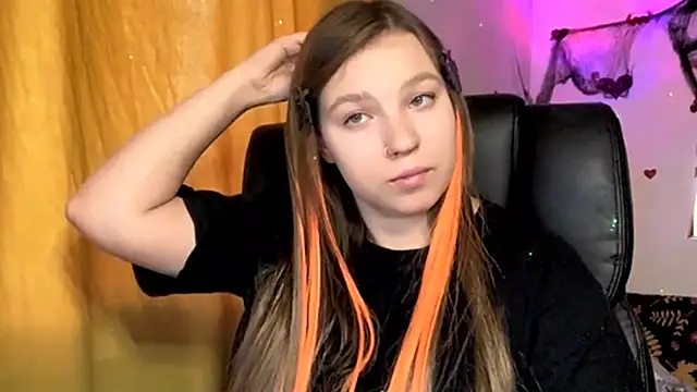 Snapshot of SweetAlissa18 chatting on October 30, 2025, 1:34 pm SweetAlissa18 online show from October 30, 2025, 1:34 pm