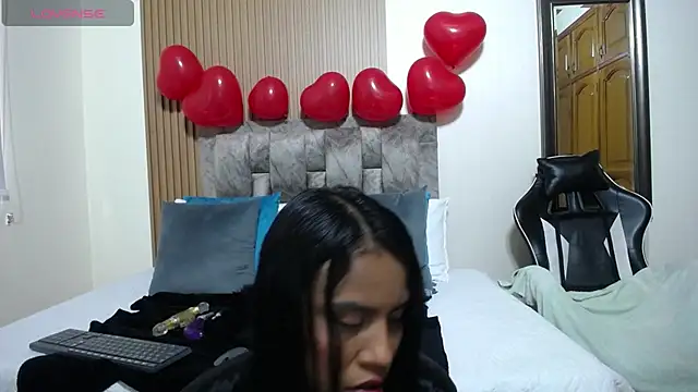 Snapshot of natasha_steele chatting on February 19, 2025, 7:48 pm natasha steele online show from February 19, 2025, 7:48 pm