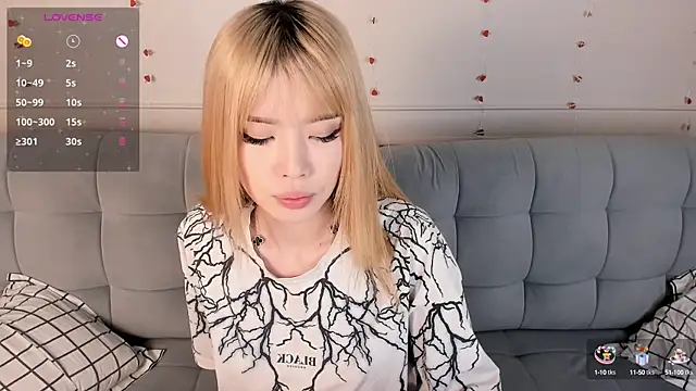 Snapshot of Pakk_Minni chatting on February 25, 2025, 8:14 am Pakk Minni online show from February 25, 2025, 8:14 am