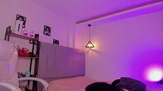 Miller Vanessa  online show from September 9, 2025, 1:38 am