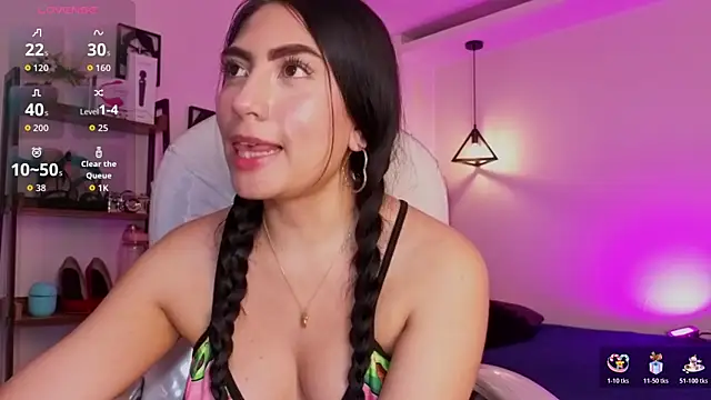 Miller Vanessa  online show from November 4, 2025, 8:41 pm