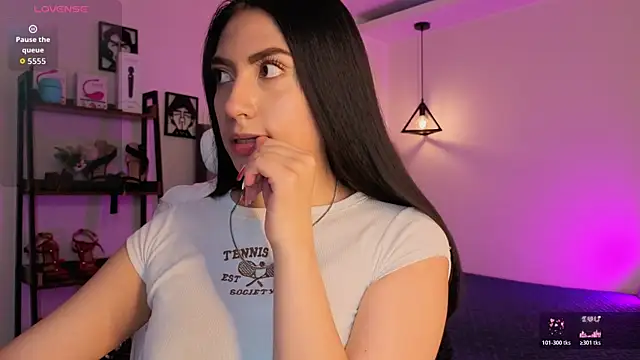 Miller Vanessa  online show from March 3, 2026, 8:15 pm