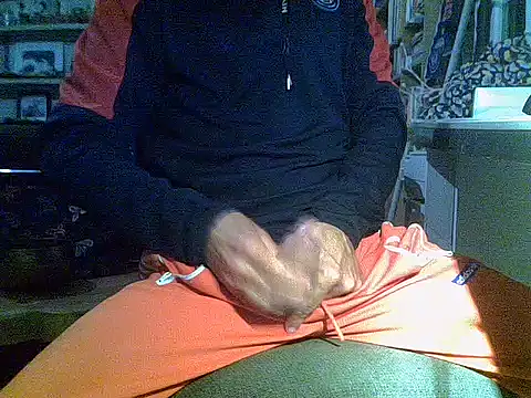 createur34 online show from April 19, 2026, 7:49 pm