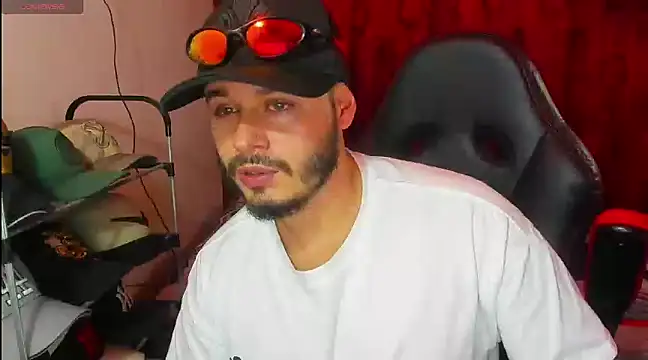 Snapshot of ragnar_lothbrok777 chatting on March 17, 2025, 8:40 am ragnar lothbrok777 online show from March 17, 2025, 8:40 am