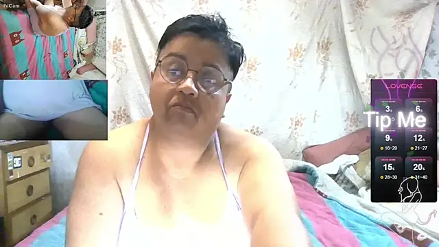 Snapshot of erinadarling79 chatting on September 18, 2025, 9:17 pm erinadarling79 online show from September 18, 2025, 9:17 pm