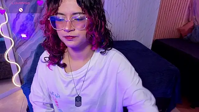 Snapshot of kristen_tay chatting on April 30, 2026, 3:02 am kristen tay online show from April 30, 2026, 3:02 am