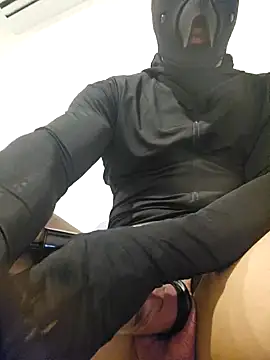 Snapshot of mosterxxx11 chatting on February 14, 2025, 1:34 am mosterxxx11 online show from February 14, 2025, 1:34 am