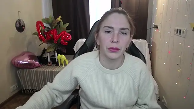 TessaDaybreak online show from February 18, 2025, 10:27 am