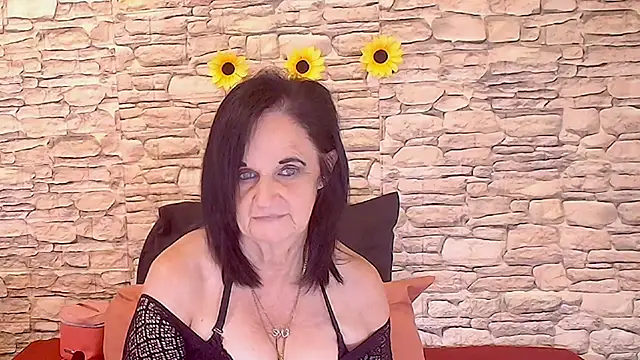 Snapshot of LuciousGrace chatting on March 9, 2026, 5:44 am LuciousGrace online show from March 9, 2026, 5:44 am
