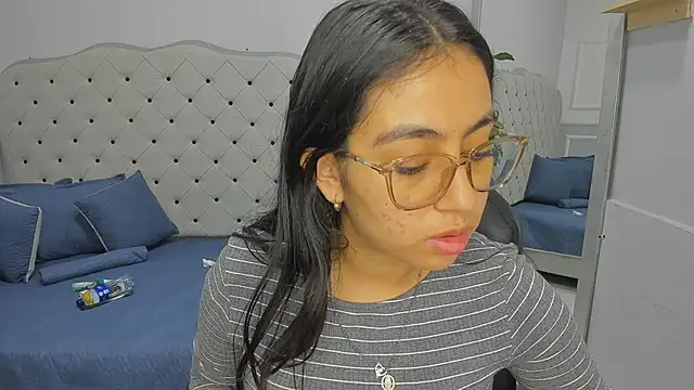 lucelly 15 online show from February 20, 2026, 11:54 am