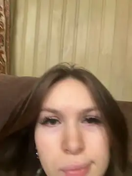 Snapshot of -Amora chatting on December 3, 2025, 12:14 pm -Amora online show from December 3, 2025, 12:14 pm