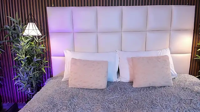 MelanieHillss online show from April 1, 2026, 4:35 am