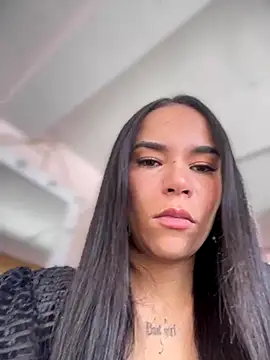 Naatalia online show from October 2, 2025, 4:47 pm