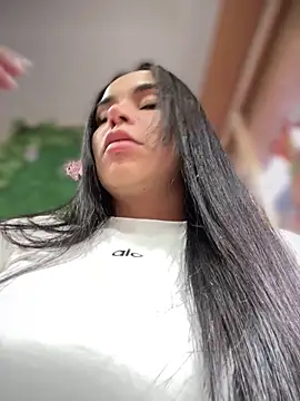 Naatalia online show from November 24, 2025, 9:47 pm