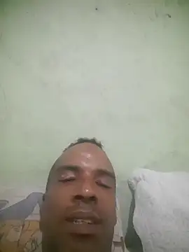 Snapshot of Rodr6812pc chatting on October 31, 2025, 8:10 pm Rodr6812pc online show from October 31, 2025, 8:10 pm