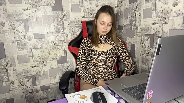 Snapshot of stella_leex chatting on March 7, 2025, 10:10 pm stella leex online show from March 7, 2025, 10:10 pm