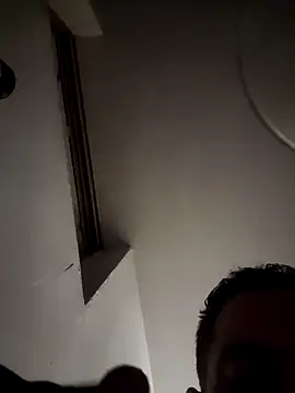 Snapshot of larcoeur chatting on September 18, 2025, 7:49 pm larcoeur online show from September 18, 2025, 7:49 pm