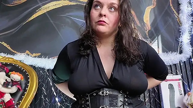 AmandaKovich online show from December 5, 2025, 7:32 pm