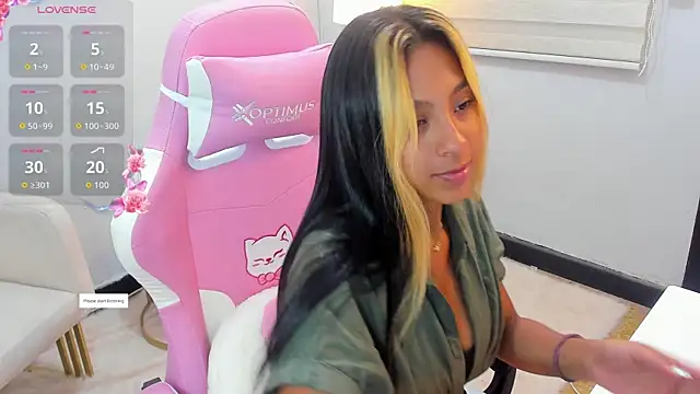 JasmineRoss 1 online show from April 10, 2026, 3:50 pm