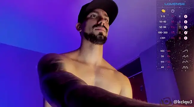 K cique online show from March 11, 2025, 9:59 pm