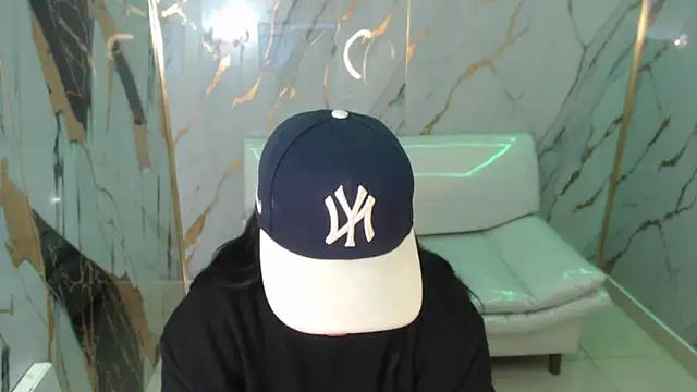 melany rouse18 online show from November 19, 2025, 3:34 pm