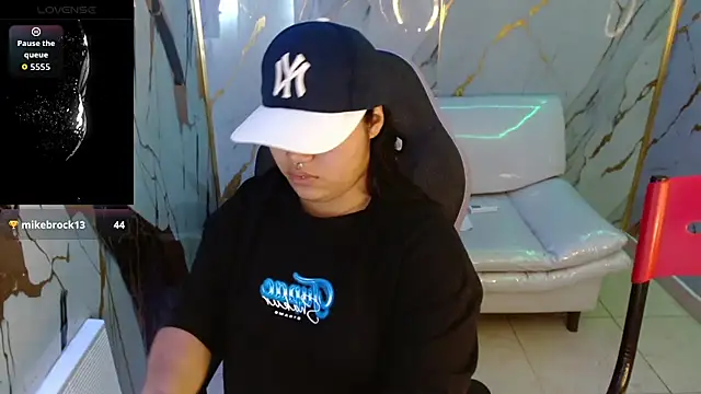 melany rouse18 online show from April 22, 2026, 4:59 am