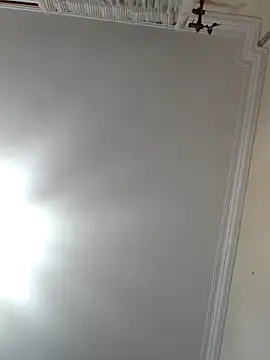 Loly2025 online show from April 26, 2026, 10:51 pm