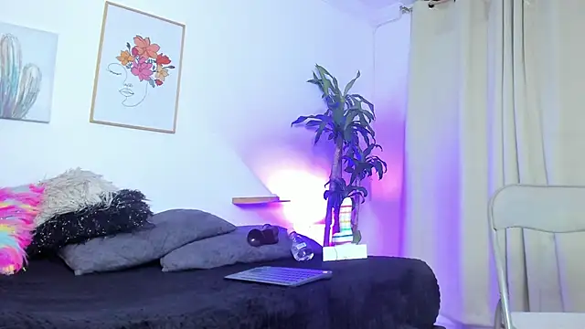 Snapshot of naomy_68 chatting on March 2, 2025, 1:15 am naomy 68 online show from March 2, 2025, 1:15 am