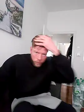 xXCR07xX online show from February 14, 2025, 2:33 pm