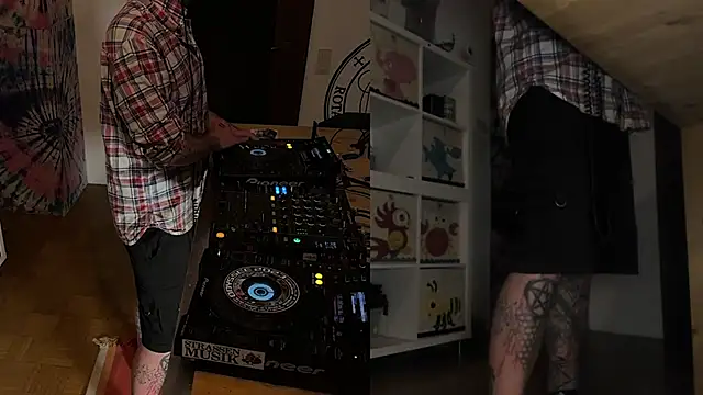 Snapshot of FckM3Hard chatting on October 29, 2025, 12:13 am FckM3Hard online show from October 29, 2025, 12:13 am