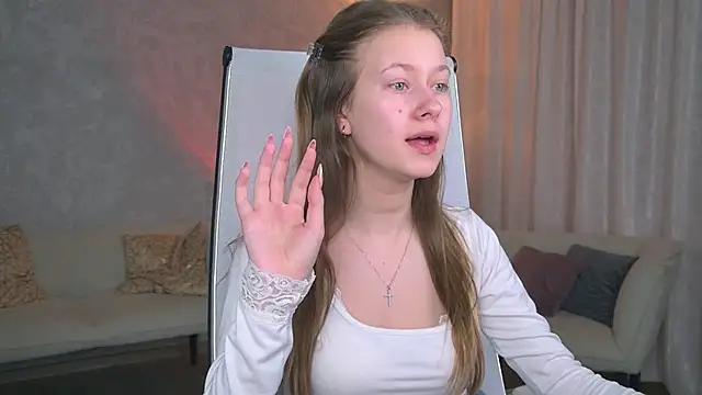 EveMundie online show from April 4, 2026, 6:22 am