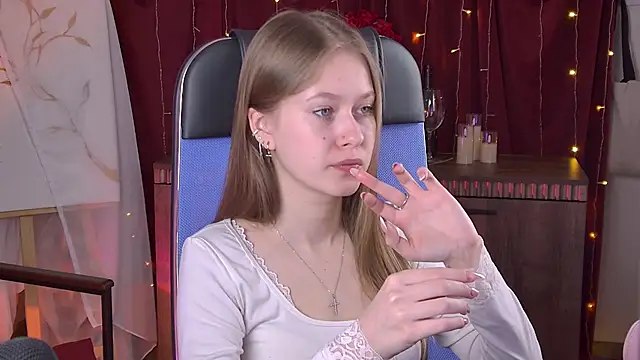 EveMundie online show from April 9, 2026, 6:30 am