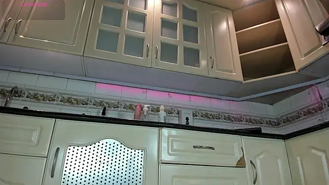 AnahisBennett online show from February 13, 2026, 3:57 am