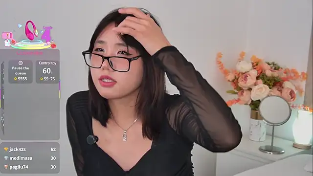 HitomiAoki online show from March 10, 2025, 5:50 pm