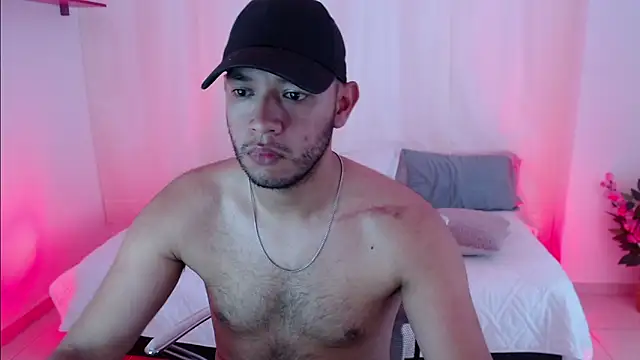 Snapshot of Double_R12 chatting on March 17, 2025, 3:29 pm Double R12 online show from March 17, 2025, 3:29 pm