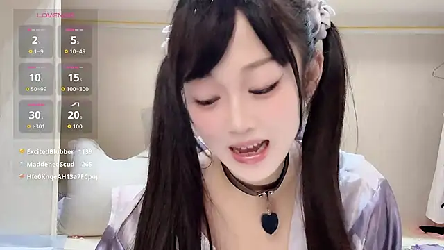 yueyue2003 online show from May 31, 2026, 6:09 pm
