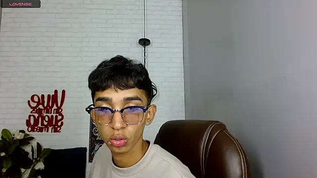 Snapshot of Martin_Linares chatting on February 18, 2025, 1:22 pm Martin Linares online show from February 18, 2025, 1:22 pm