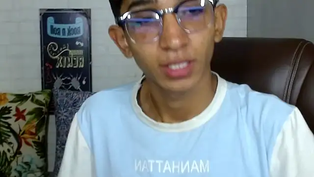 Snapshot of Martin_Linares chatting on February 28, 2025, 1:36 pm Martin Linares online show from February 28, 2025, 1:36 pm