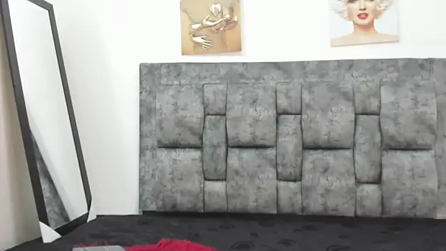 Chloe diamondss online show from March 16, 2025, 3:36 am