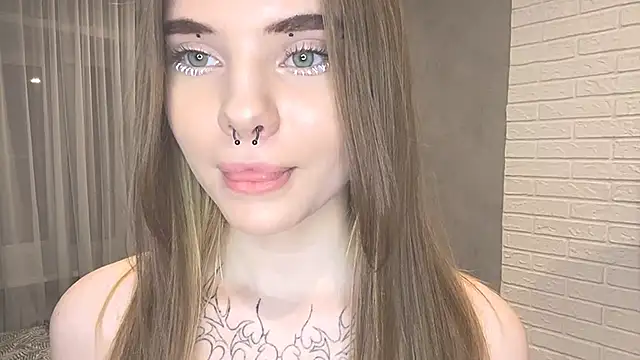 Snapshot of CarolinePepper chatting on February 25, 2025, 4:10 pm CarolinePepper online show from February 25, 2025, 4:10 pm
