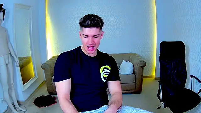 MaxKaiden online show from February 13, 2026, 6:09 am