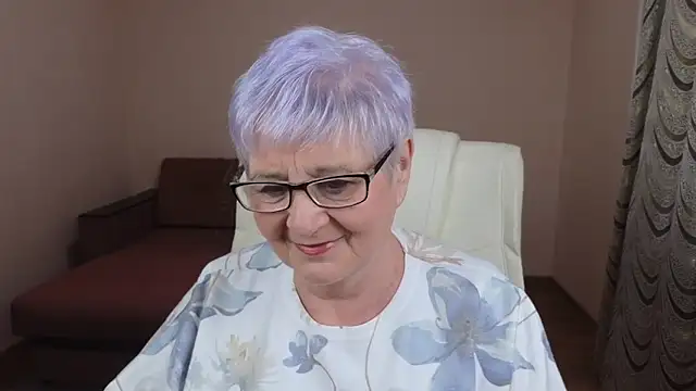 Sandra Snowflake online show from March 11, 2025, 4:32 am