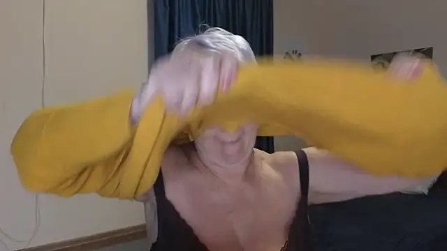 Sandra Snowflake online show from November 7, 2025, 4:01 am