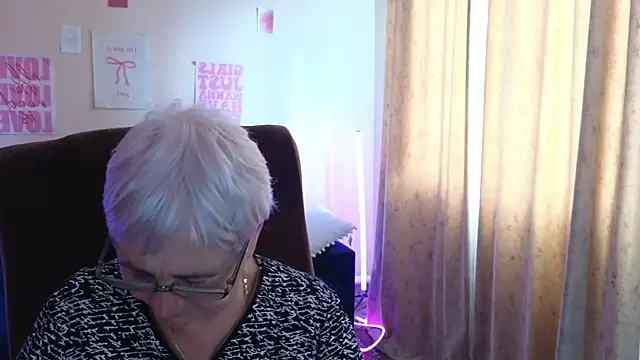 Sandra Snowflake online show from June 10, 2026, 12:26 pm