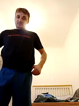 Eusuntnoulgigolo online show from February 18, 2026, 6:37 pm