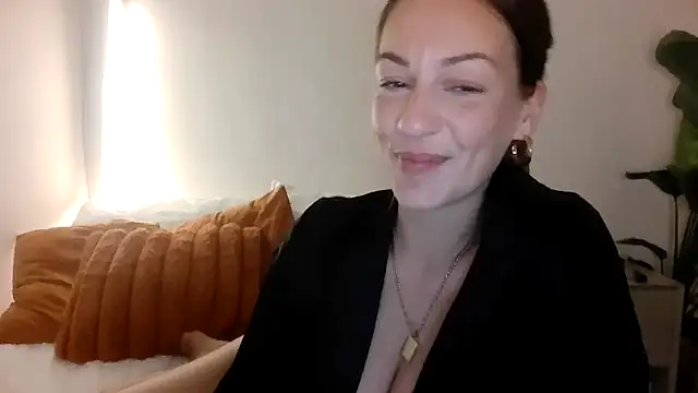 Edenfox- online show from March 5, 2026, 10:28 pm