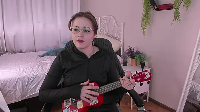 Snapshot of Rada_Woods chatting on March 19, 2025, 1:32 am Rada Woods online show from March 19, 2025, 1:32 am