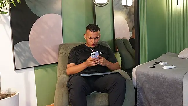 Rafa2004Cruz online show from December 18, 2025, 12:44 pm